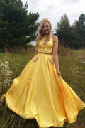 Vestido Largo de Gala de Seda en Dos Piezas con Tirantes al Cuello y Bolsillo con Abalorios PSK374