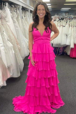 Vestido de festa em chiffon com decote em V, alças, folhos fúcsia e racha PSK470