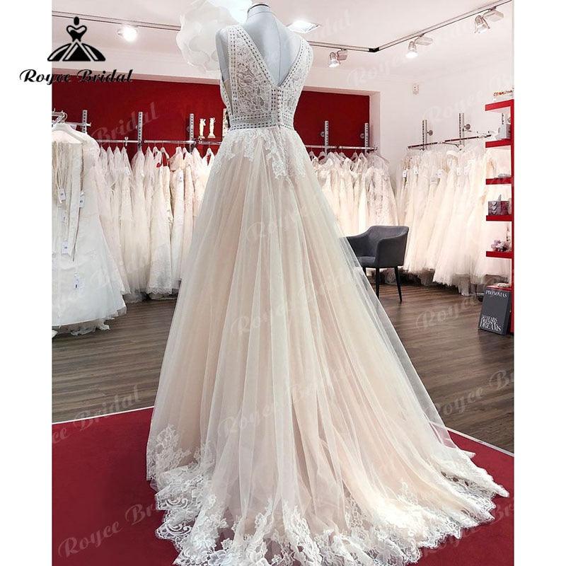 Vintage Boho Champagne Wedding Dress Lace Appliques V Neck Sleeveless Sweep Train Beach 2022 Vestidos Elegant Birdal Civil Robe