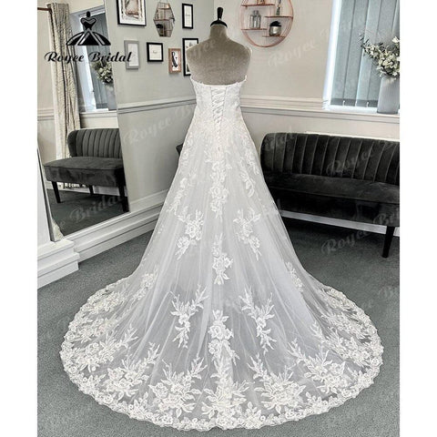 Vintage Spitze Applikationen V-Ausschnitt Brautkleid für Frauen 2024 Ärmelloses Strand Brautkleid Maßgeschneiderte Schnürung hinten NumberSea 