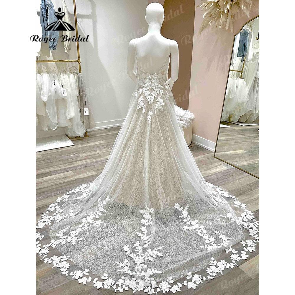Vintage Plunging Lace Floral Champagne Open Back Boho Women Wedding Dress 2025 Bridal Gowns Spaghetti Straps abito da sposa Sexy