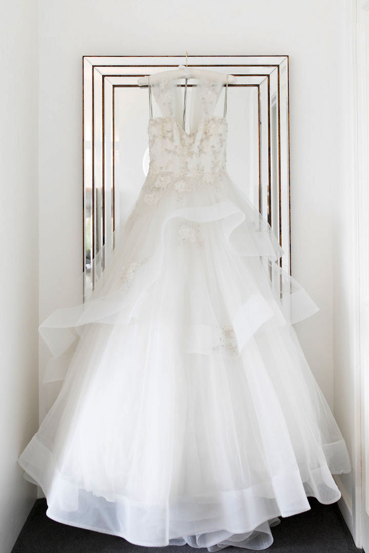 Robe de mariée vintage en organza ivoire à volants, applications sans manches et à plusieurs étages, WD0098