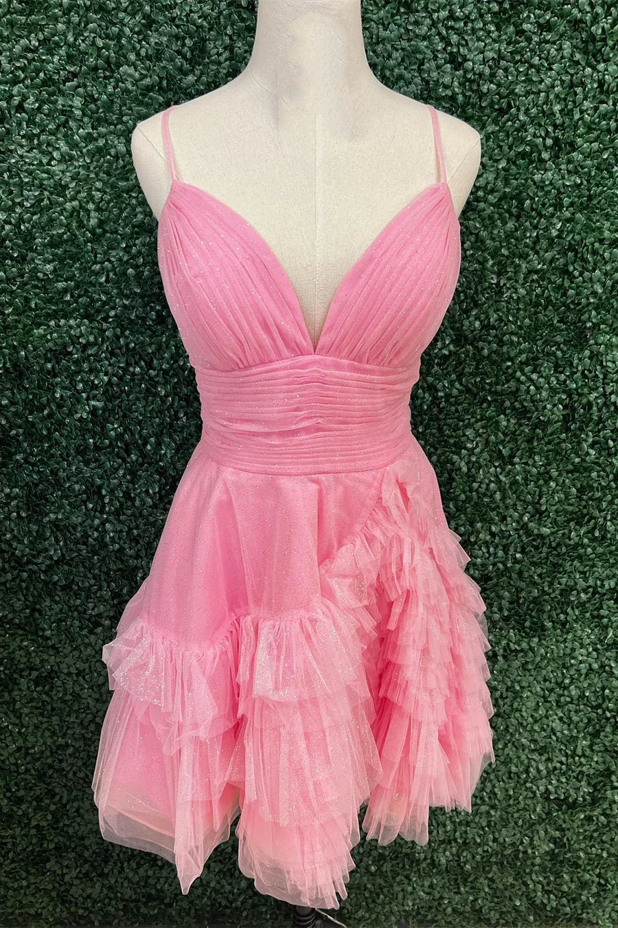 Vestido de fiesta de fin de curso con volantes cortos y tirantes color marfil en línea A Y2778