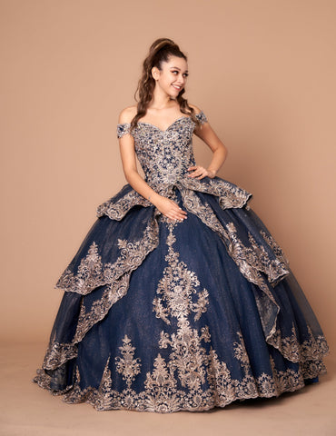 Vestido de baile em camadas com aplicações e ombros à mostra de Calla WB20525
