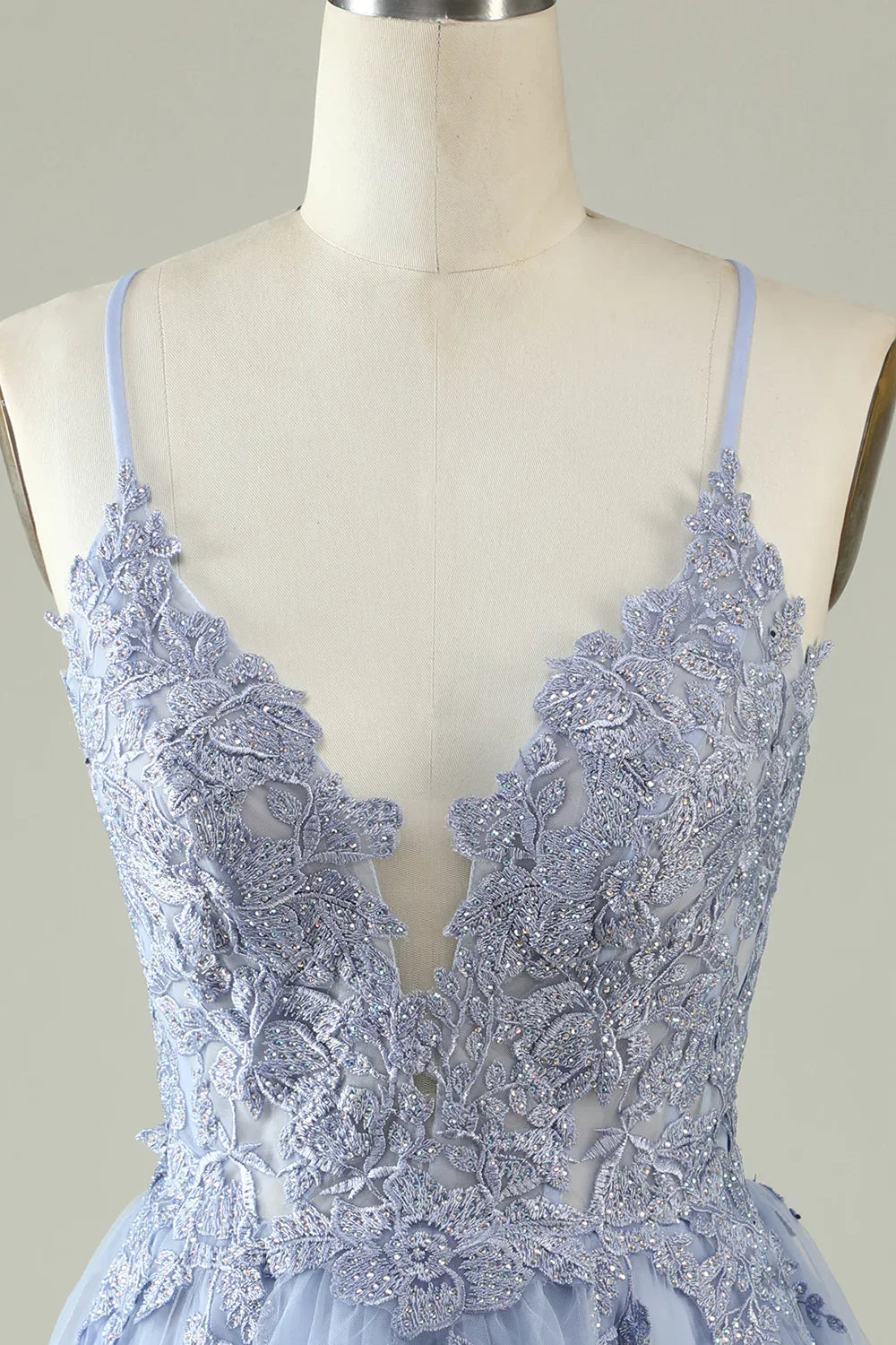 Robe courte pour bal de fin d'études violet clair à bretelles spaghetti ligne A avec applications Y2671