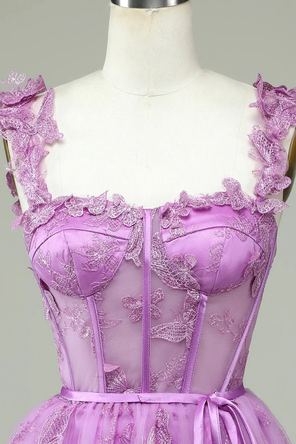 Niedliches lila A-Linien-Korsettkleid mit Applikationen für den Homecoming