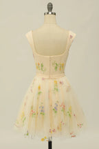 Vestido Corto de Baile de Regreso a Casa en Púrpura con Escote de Corazón y Bordado, en Línea A Encantador