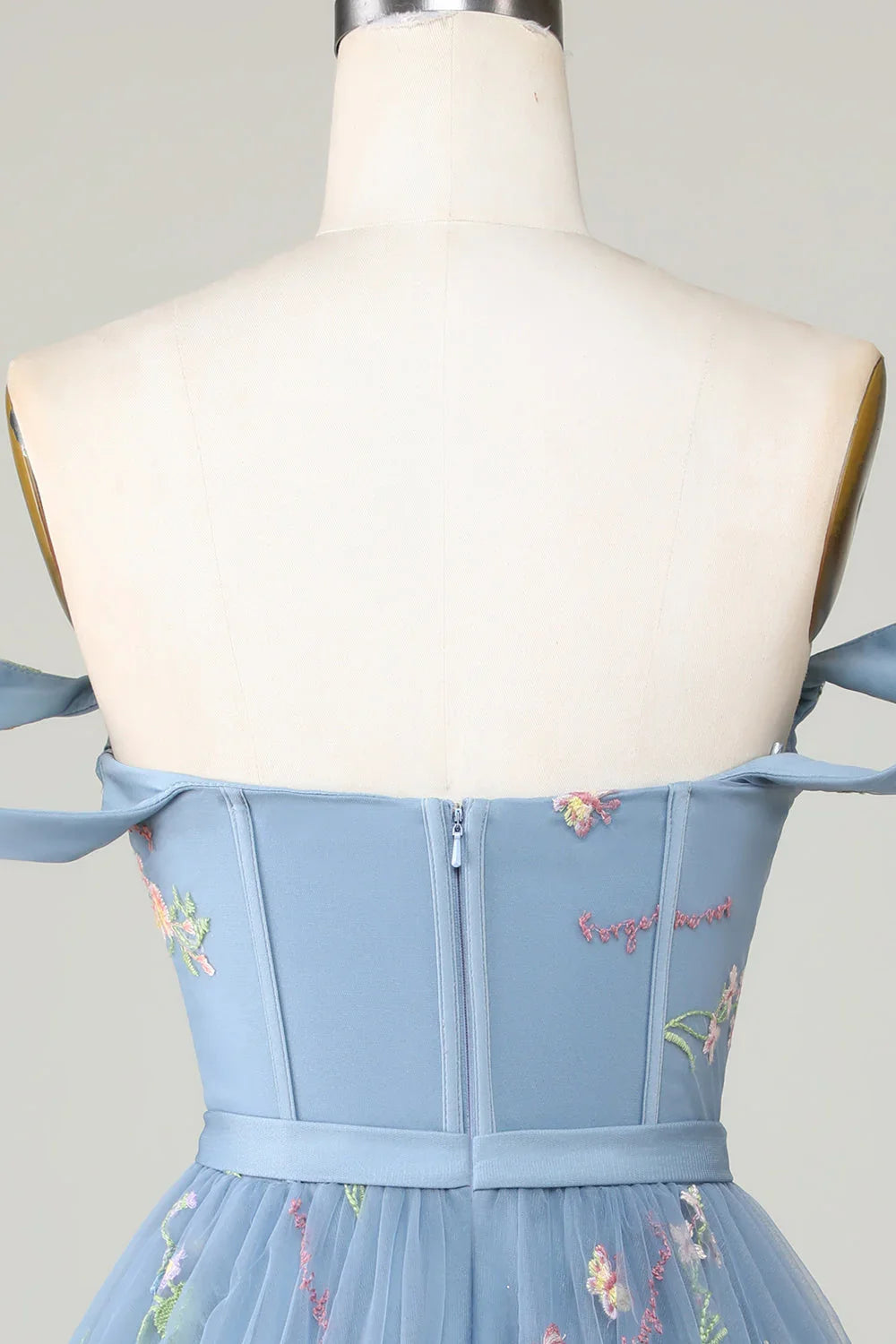 Niedliches graublaues A-Linien-Sweetheart-Kleid mit Stickerei für den Homecoming