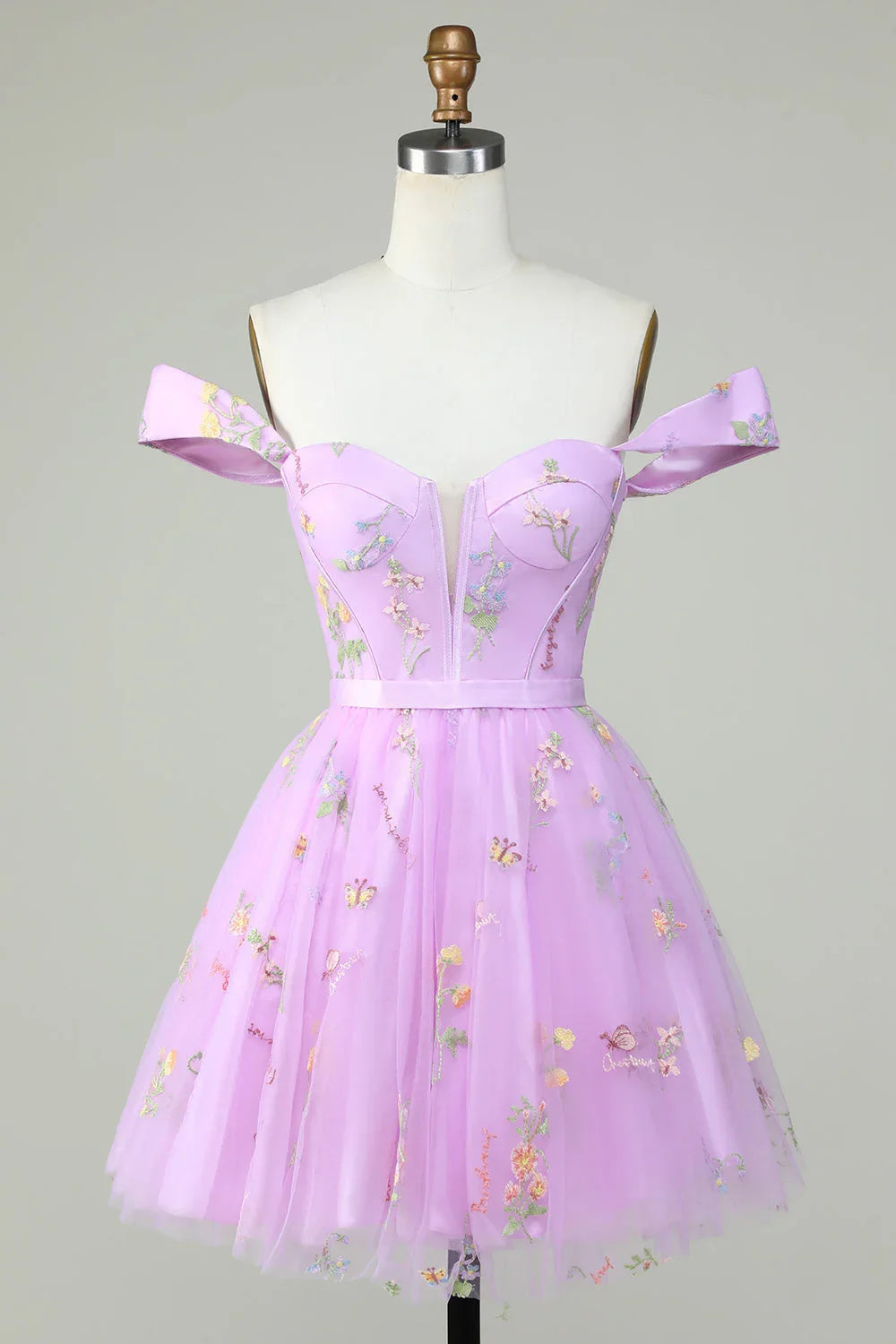 Niedliches A-Linien Sweetheart Lila Kurzes Homecoming Kleid mit Stickerei