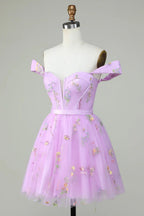Vestido Corto de Baile de Regreso a Casa en Púrpura con Escote de Corazón y Bordado, en Línea A Encantador