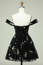 Vestido Corto de Baile de Regreso a Casa en Púrpura con Escote de Corazón y Bordado, en Línea A Encantador