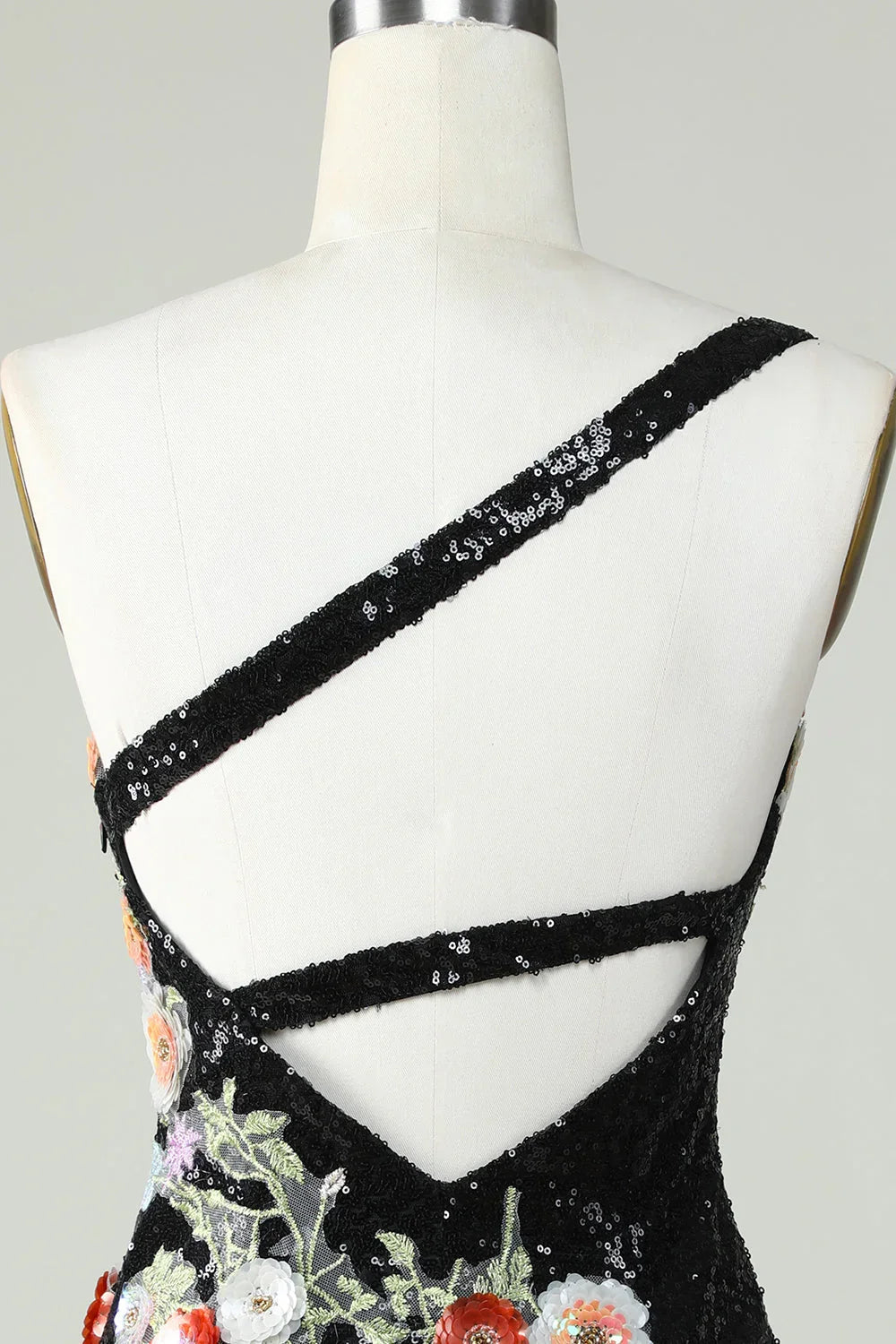 Vestido Bodycon Preto de Uma Alça com Lantejoulas e Aplicações de Missangas para Baile de Finalistas com Flores 3D