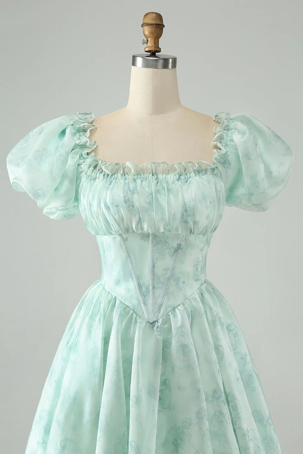 Niedliches hellgrünes A-Linien-Quadratausschnitt-Blumenkleid mit Rüschen für den Homecoming