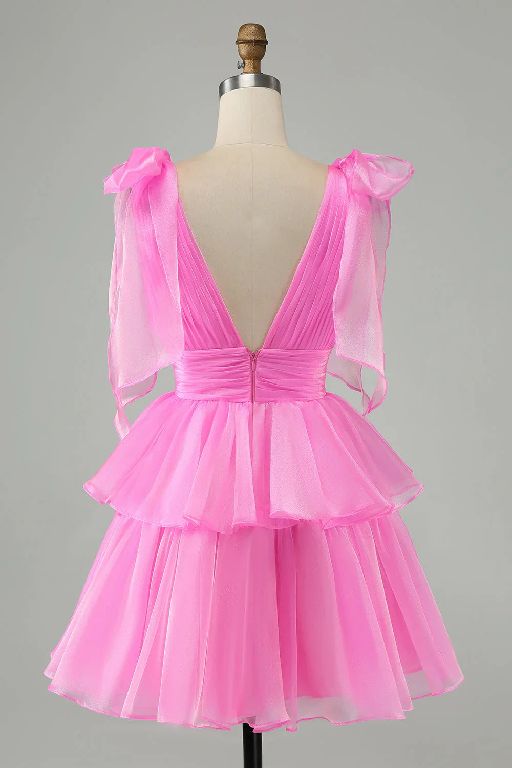 Vestido Corto de Fiesta para el Baile de Regreso a Casa, en Forma de A, Sin Espalda, Con Pliegues y Niveles, en un Lindo Rosa Fuerte