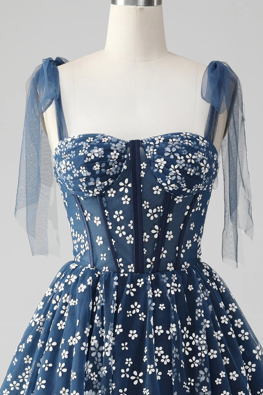 Vestido corto de fiesta en casa con corsé de tirantes spaghetti y estampado, en línea A y color azul marino, adorable