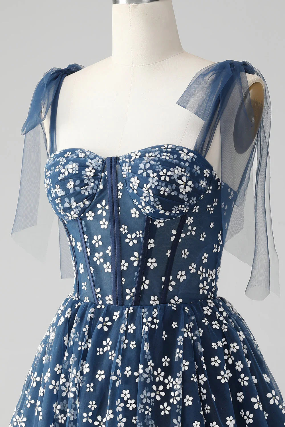 Vestido corto de fiesta en casa con corsé de tirantes spaghetti y estampado, en línea A y color azul marino, adorable