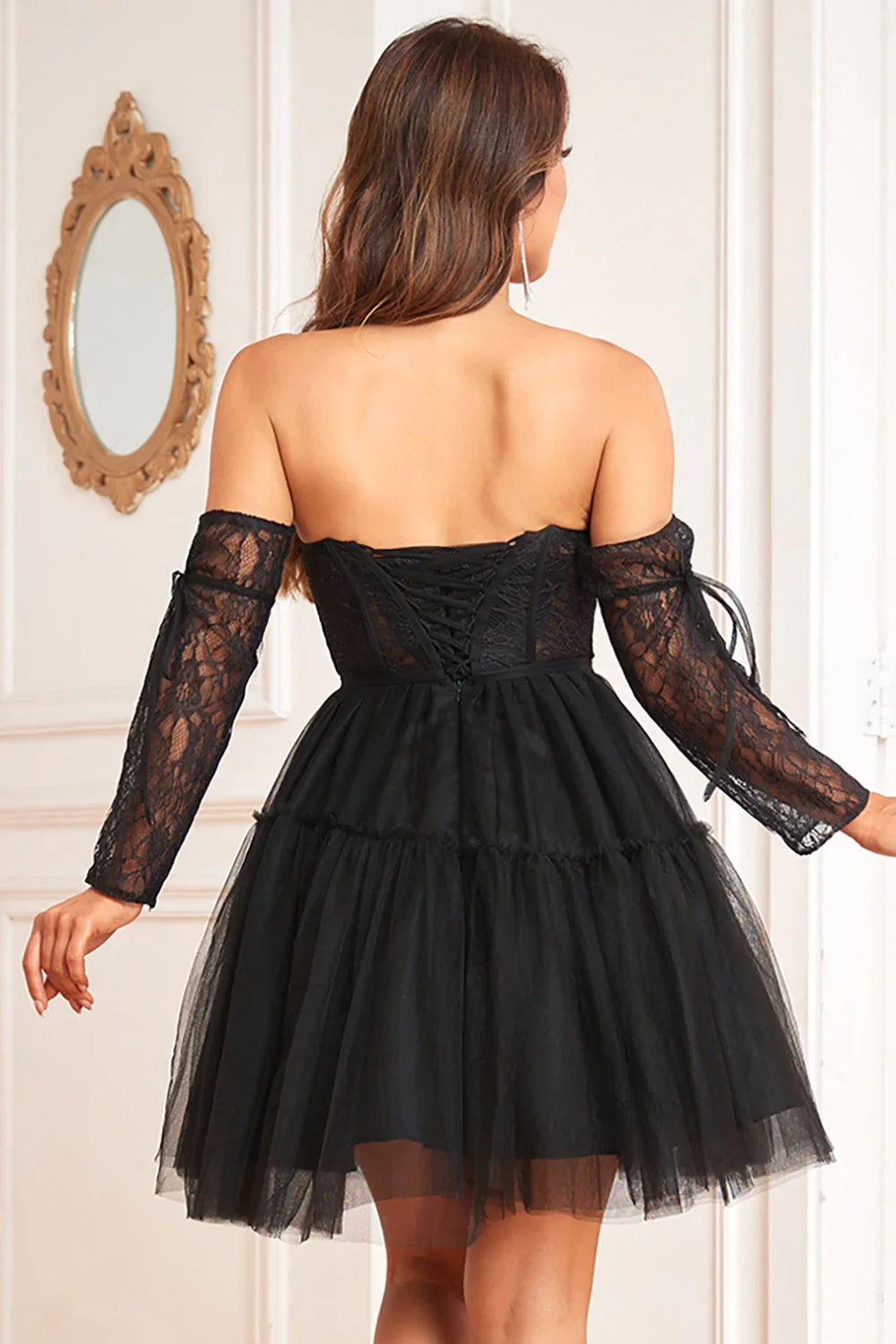 Vestido de Baile Preto em Linha A com Mangas Compridas Desmontáveis e Cintura Ajustada