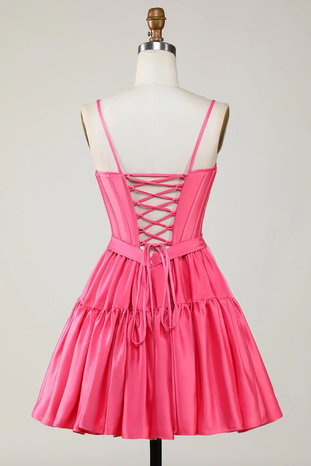 Vestido Lindo Fucsia de Línea A con Tirantes Espagueti, Corsé y Volantes para Baile de Graduación con Lazos