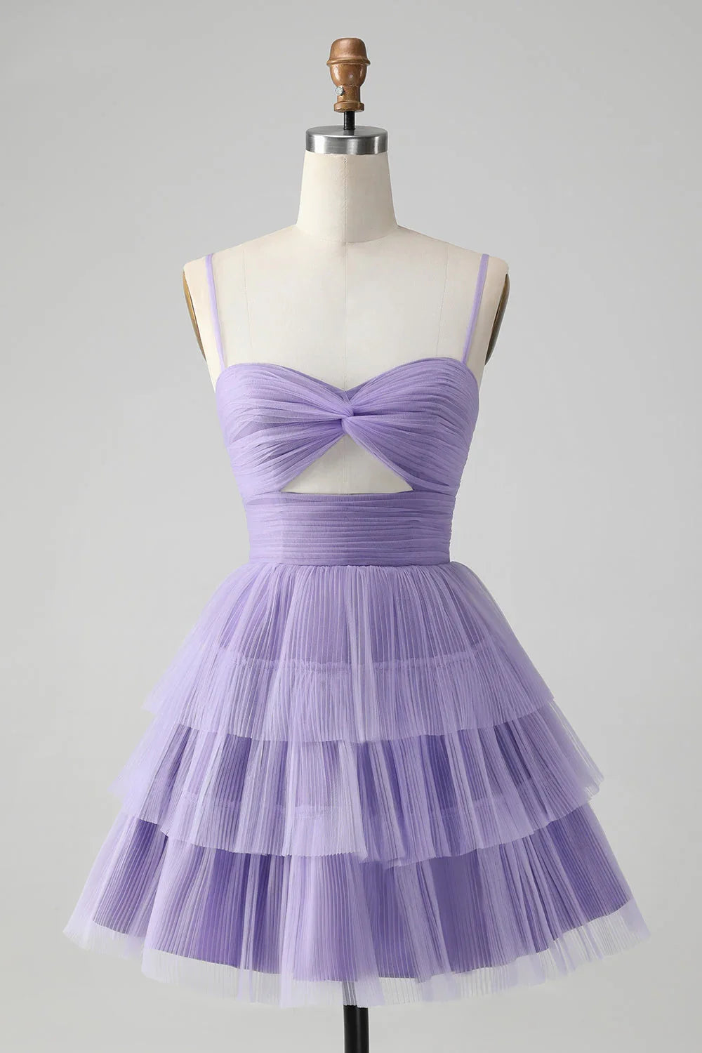 Niedliches lila A-Linien-Etagenkleid mit Trägern und Hollow-Out für den Homecoming