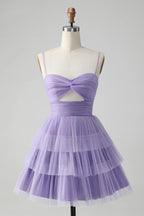 Niedliches lila A-Linien-Etagenkleid mit Trägern und Hollow-Out für den Homecoming