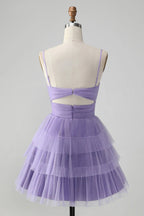 Niedliches lila A-Linien-Etagenkleid mit Trägern und Hollow-Out für den Homecoming