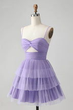Niedliches lila A-Linien-Etagenkleid mit Trägern und Hollow-Out für den Homecoming