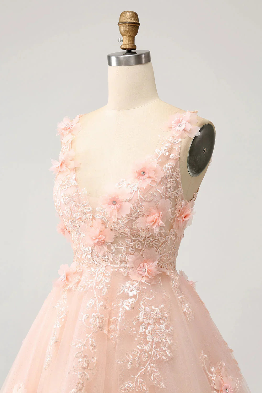 Vestido Corto de Regreso a Casa con Corsé de Lentejuelas en Forma de A, Escote en V y Aplicaciones, en un Tierno Color Rubor