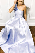 Vestido Largo de Gala de Sirena en Saten Azul con un Solo Hombro y Flor   PG967