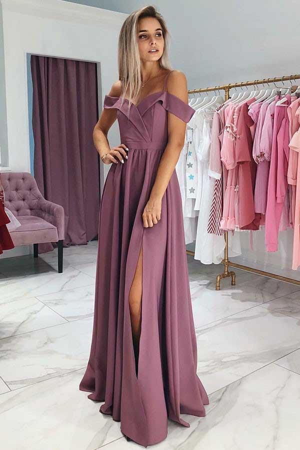 Vestido de festa de finalistas em cetim roxo com decote em A e racha PG681