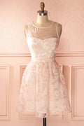 Robe de bal à dos ouvert en dentelle rose perle avec col bateau et coupe A PD145