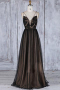 Robe de bal sans dos en tulle noir à encolure en V profond et traîne en éventail  PSK098