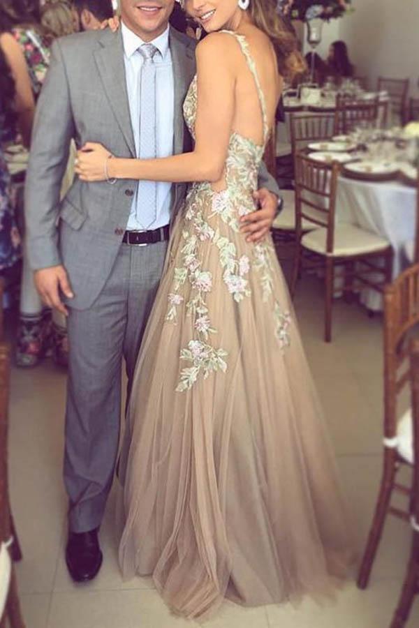 Vestido de festa/formal em tule com decote em V profundo e corte A e aplicações em renda PG729