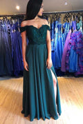 Vestido de fiesta verde de satén con hombros descubiertos, corte en A y abertura lateral PG966