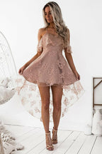 Robe de bal asymétrique sans manches en dentelle avec volants PG192