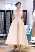 Robe de bal courte asymétrique à encolure en V PG667 pour le retour à la maison