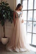 Robe de bal dos nu rose à encolure illusion, ligne A, traîne en éventail et applications PG790