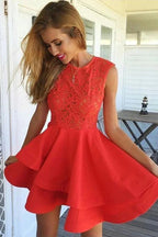 Robe de bal courte rouge satin à ligne A avec volants en dentelle PG117