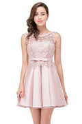Robe de bal mi-longue en satin coupe A avec dentelle