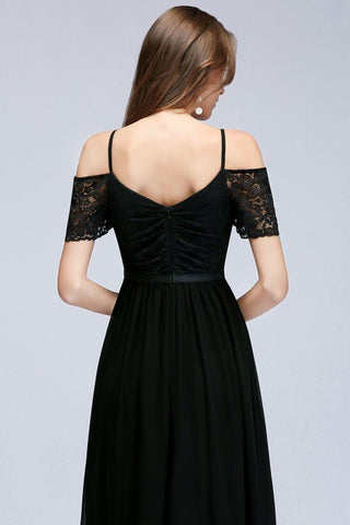 A-Linie Langes Spaghetti V-Ausschnitt Schwarzes Chiffon Brautjungfernkleid mit Spitze