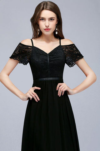 A-Linie Langes Spaghetti V-Ausschnitt Schwarzes Chiffon Brautjungfernkleid mit Spitze