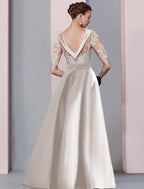 Vestido mãe da noiva corte A, elegante, decote redondo, comprimento até ao chão, cetim, renda, manga curta com laço(s), aplicações, frente aberta