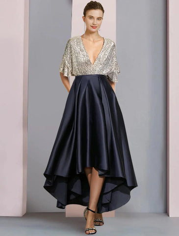 A-Linien-Kleid für die Mutter der Braut, Hochzeitsgast, elegant, funkelnd und glänzend, hoher und niedriger V-Ausschnitt, asymmetrisch, knielang, Satin, mit Pailletten, kurze Ärmel mit Falten