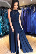Abito da ballo lungo in chiffon blu scuro con scollo a V, spacco e perline PG826