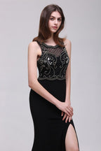 Vestidos de festa pretos com alças e pérolas em linha A e cauda doce