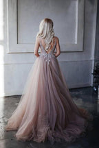 Vestido de festa princesa com alças finas e cauda longa e aplicações PG787