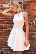 Robe de bal de promo courte en satin sans manches avec tulle et perles PD385