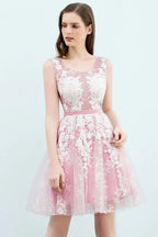 Robe de bal trapèze courte manches courtes sans bretelles avec applications de dentelle en tulle