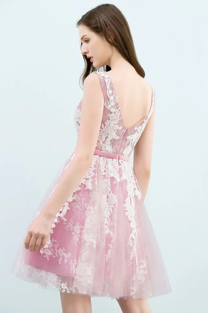 Robe de bal trapèze courte manches courtes sans bretelles avec applications de dentelle en tulle