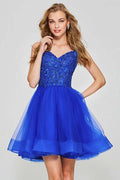 Robe courte pour bal de promo en tulle avec bretelles spaghetti, applications et perles PD045