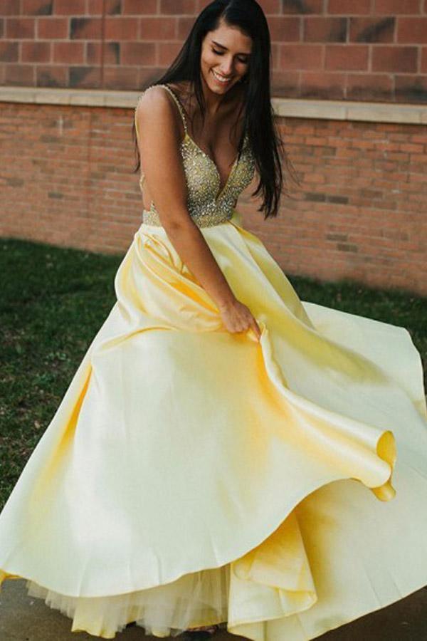 Vestido de festa amarelo com alças finas e missangas PSK145